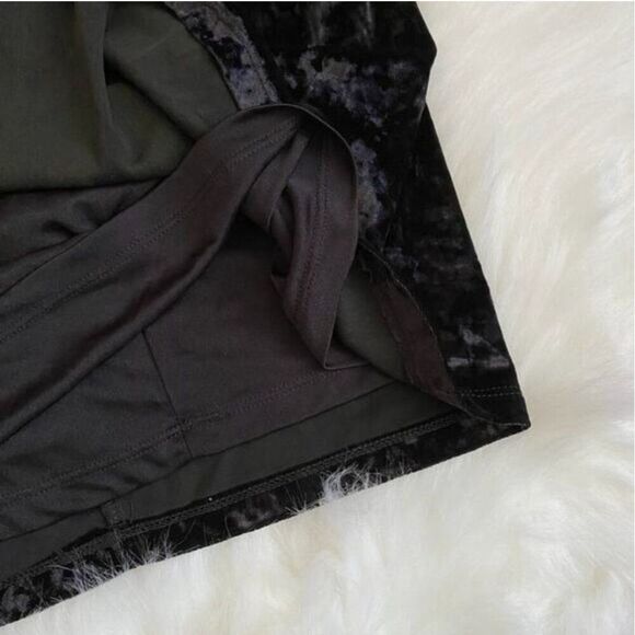 L'Amour Womens Velvet Mini Skirt M Black Crushed Elastic Flowy Lined Skater - Picture 5 of 8